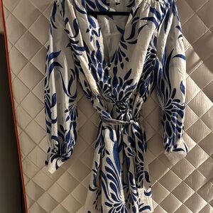 H&M Blue and White Floral Long Sleeve Dress